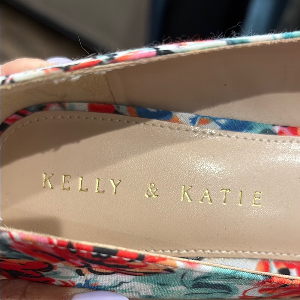NEW! Kelly & Katie | Size 8 | Floral Wedge Peep Toe Shoes - Picture 2 of 6
